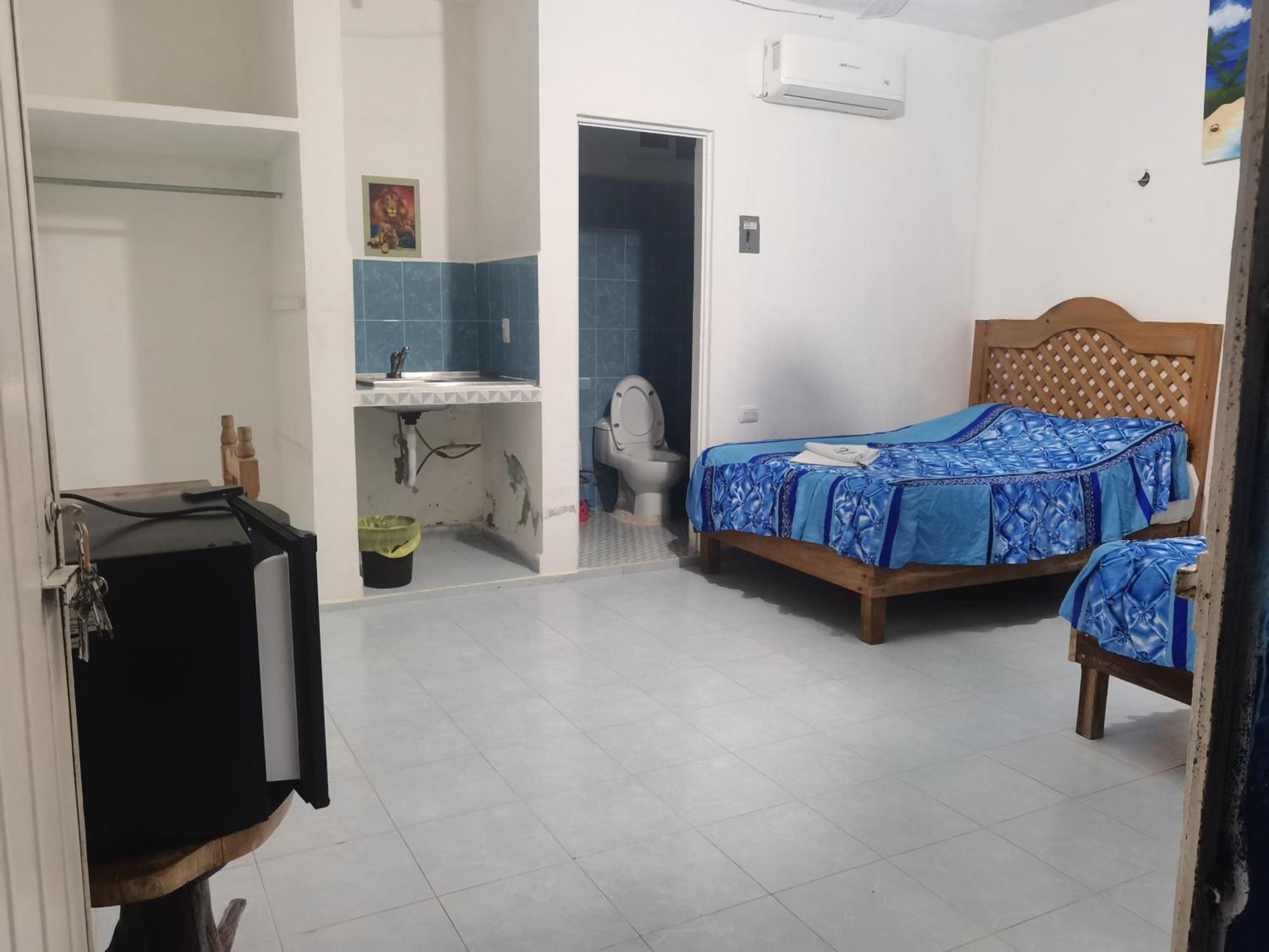 בקאלאר Blue Hotel חדר תמונה